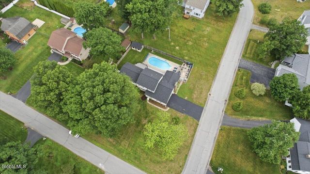 15 Jerome Lane, South Glens Falls, NY 12803