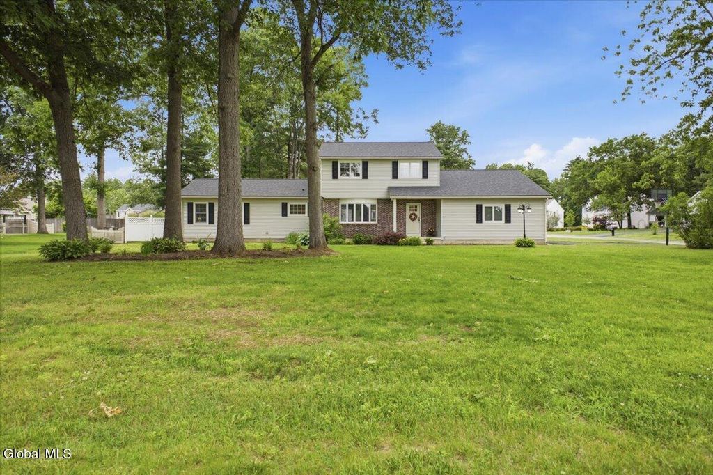 15 Jerome Lane, South Glens Falls, NY 12803