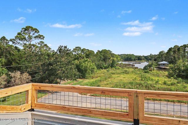 6601 April Bayou Drive, Biloxi, MS 39532