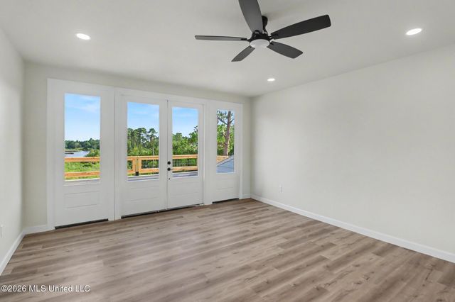 6601 April Bayou Drive, Biloxi, MS 39532
