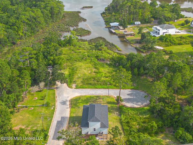 6601 April Bayou Drive, Biloxi, MS 39532