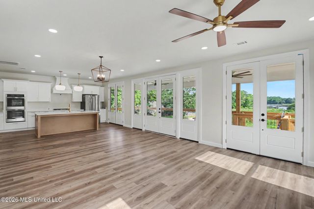 6601 April Bayou Drive, Biloxi, MS 39532