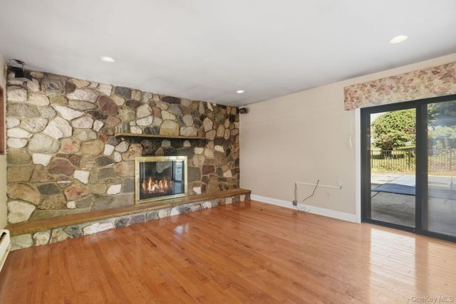 91 Ridge Road, Marlboro, NY 12542