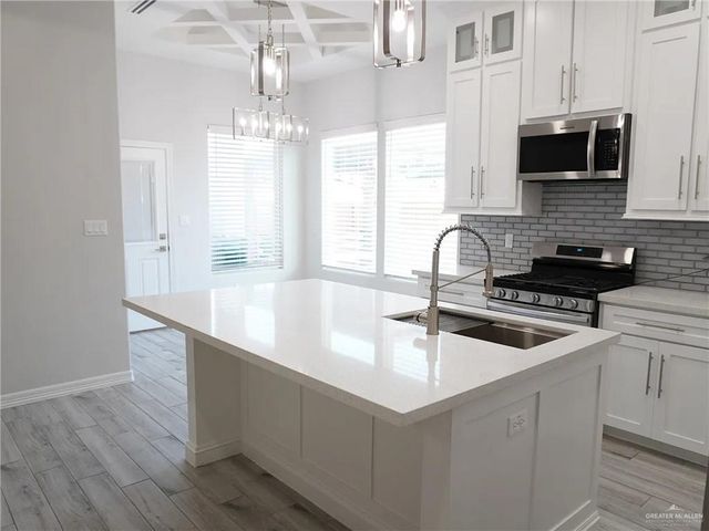 2700 E Comal Road, Edinburg, TX 78542
