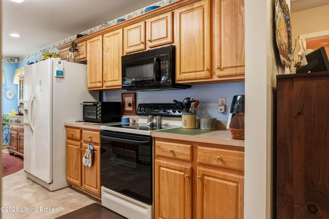 36 Trace Ln, Shelbyville, KY 40065