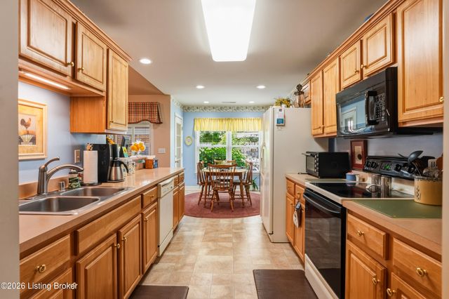 36 Trace Ln, Shelbyville, KY 40065