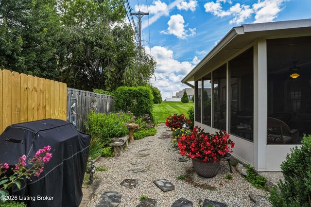 36 Trace Ln, Shelbyville, KY 40065