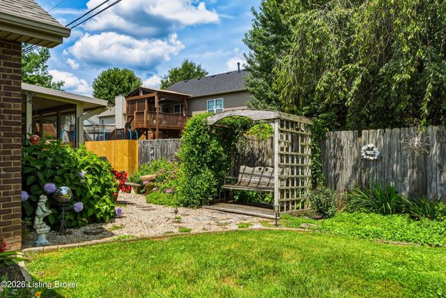 36 Trace Ln, Shelbyville, KY 40065