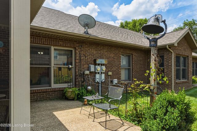 36 Trace Ln, Shelbyville, KY 40065