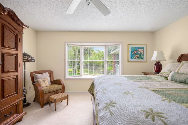 101 W Park Shores Circle 2W, Vero Beach, FL 32963