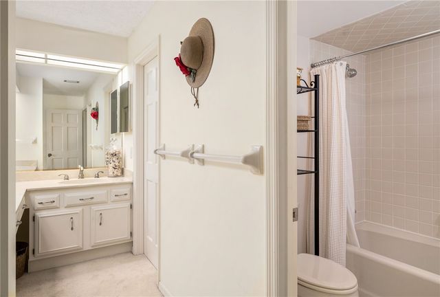 101 W Park Shores Circle 2W, Vero Beach, FL 32963