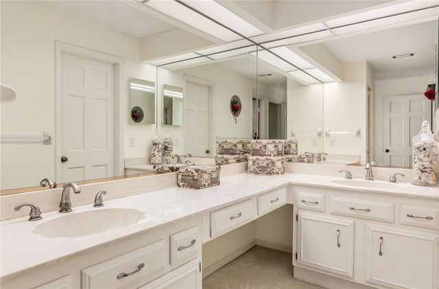 101 W Park Shores Circle 2W, Vero Beach, FL 32963
