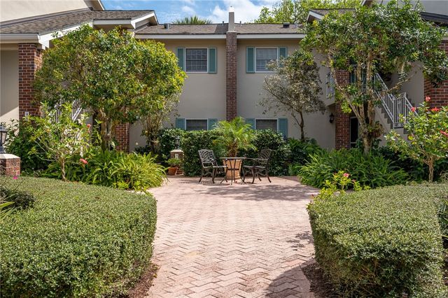 101 W Park Shores Circle 2W, Vero Beach, FL 32963
