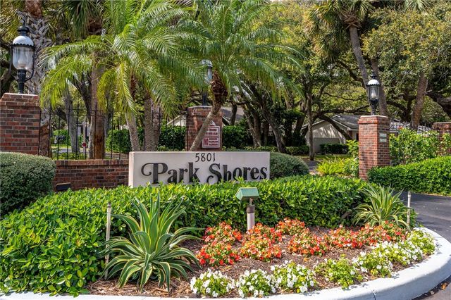 101 W Park Shores Circle 2W, Vero Beach, FL 32963
