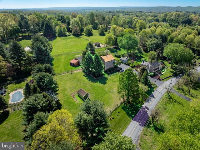 10 EBELHARE RD, Pottstown, PA 19465