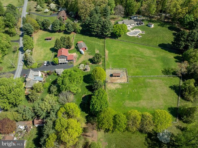 10 EBELHARE RD, Pottstown, PA 19465