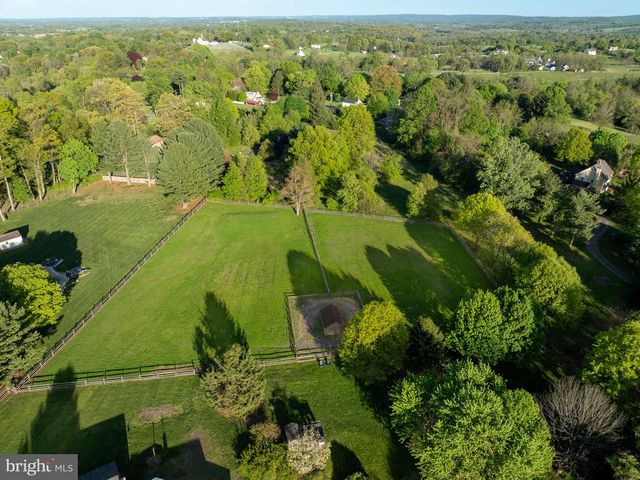 10 EBELHARE RD, Pottstown, PA 19465