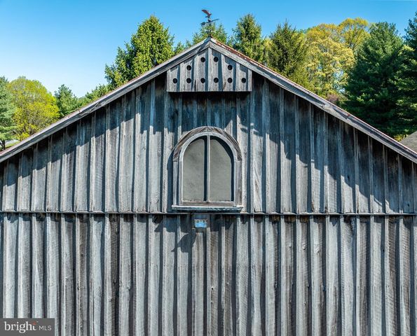10 EBELHARE RD, Pottstown, PA 19465
