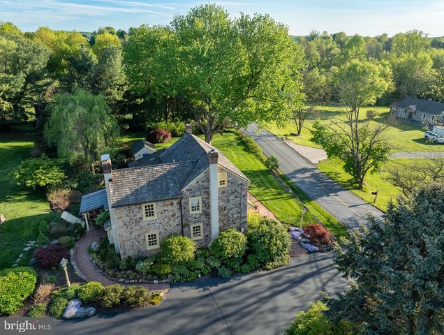 10 EBELHARE RD, Pottstown, PA 19465
