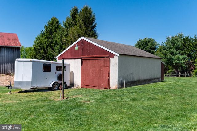 10 EBELHARE RD, Pottstown, PA 19465