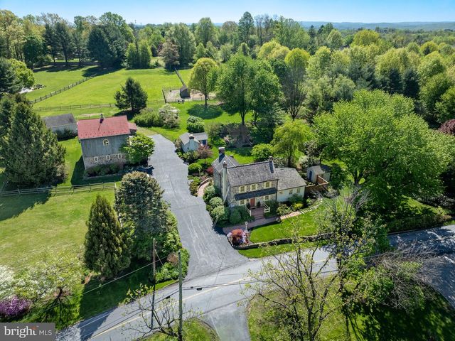 10 EBELHARE RD, Pottstown, PA 19465