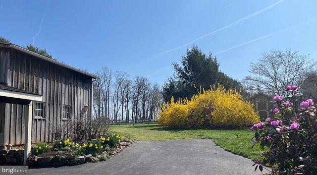 10 EBELHARE RD, Pottstown, PA 19465