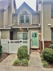 2 Tamarisk QUAY # 2D, Hampton, VA 23666