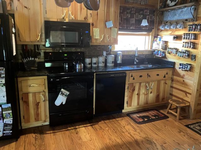 30 Zoe Hill Drive, Murphy, NC 28906