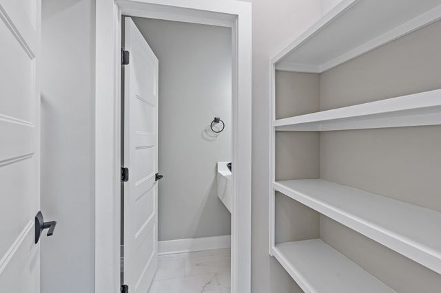 752B Croley Dr, Nashville, TN 37209