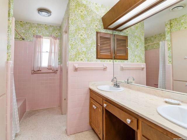 4114 Shady Oak Street, San Antonio, TX 78229