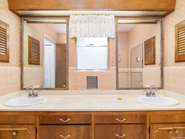 4114 Shady Oak Street, San Antonio, TX 78229