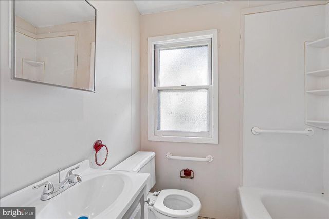 6846 BROENING RD, Dundalk, MD 21222