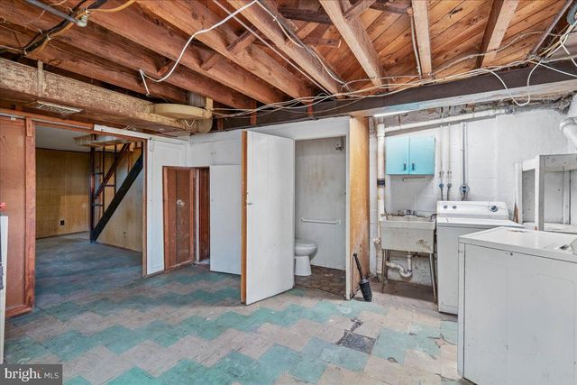 6846 BROENING RD, Dundalk, MD 21222