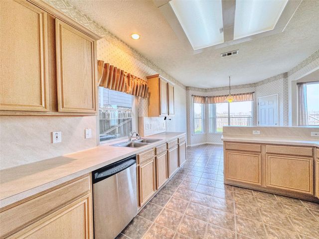 6923 Crystal Dowels Drive, Pasadena, TX 77505