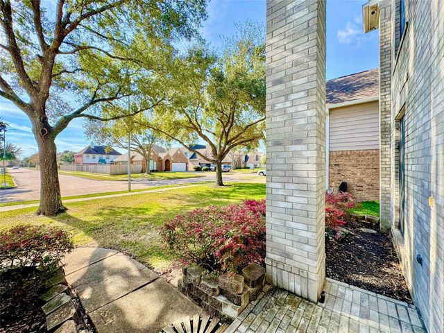 6923 Crystal Dowels Drive, Pasadena, TX 77505