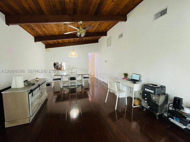 332 Briarwood Cir 2-19, Hollywood, FL 33024