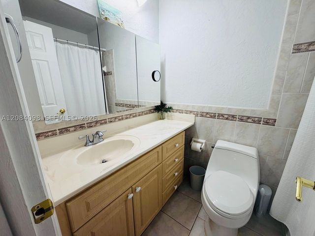 332 Briarwood Cir 2-19, Hollywood, FL 33024