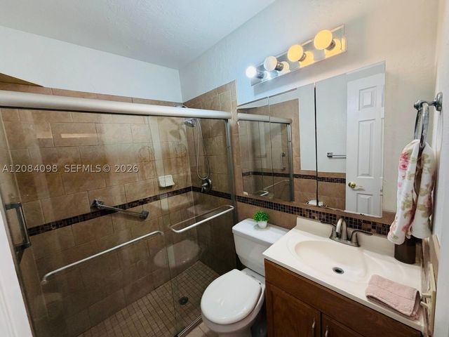 332 Briarwood Cir 2-19, Hollywood, FL 33024
