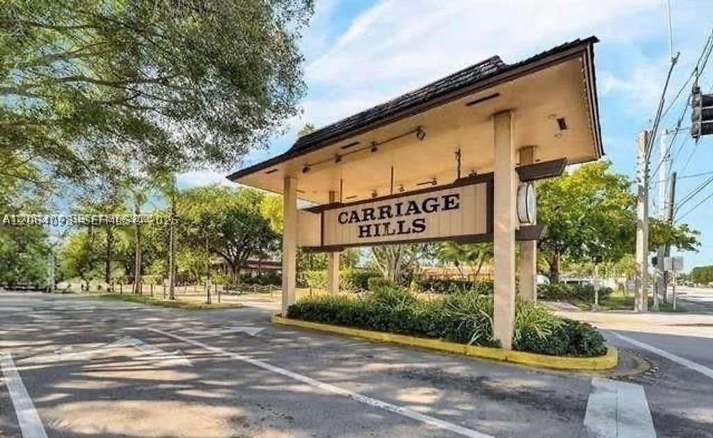 332 Briarwood Cir 2-19, Hollywood, FL 33024