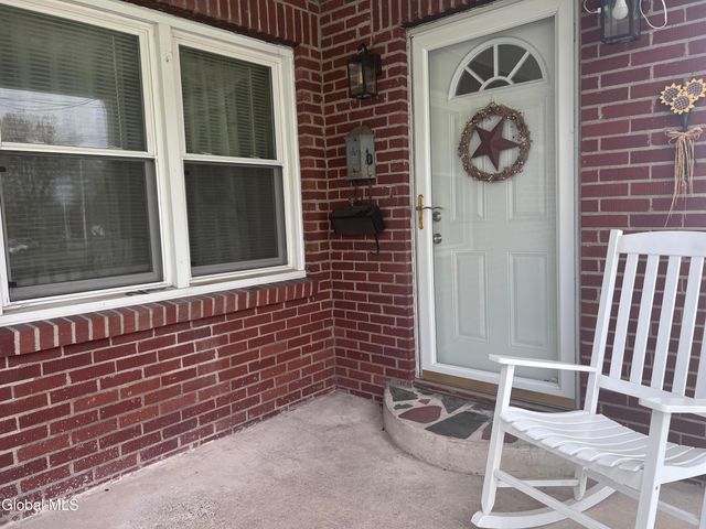 218 E Campbell Road, Rotterdam, NY 12303