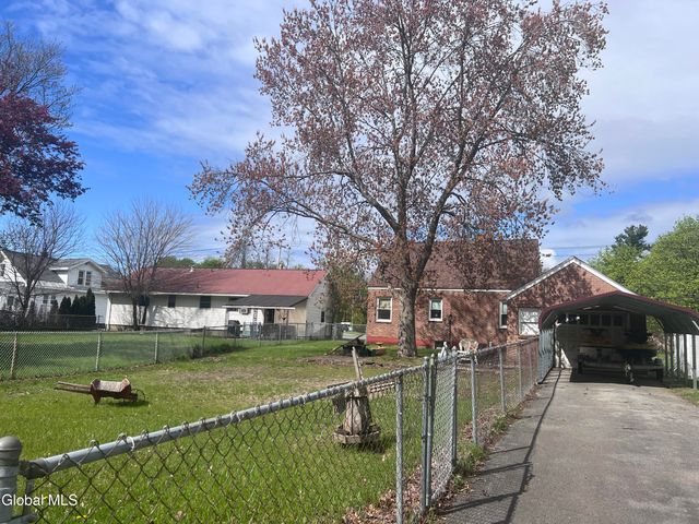 218 E Campbell Road, Rotterdam, NY 12303