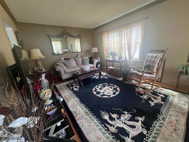218 E Campbell Road, Rotterdam, NY 12303