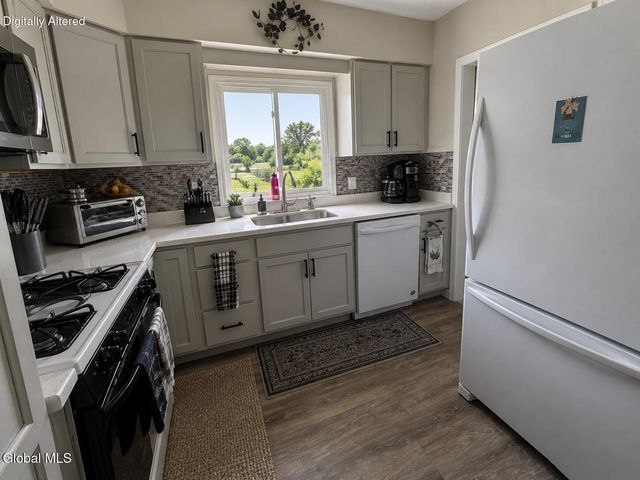 218 E Campbell Road, Rotterdam, NY 12303
