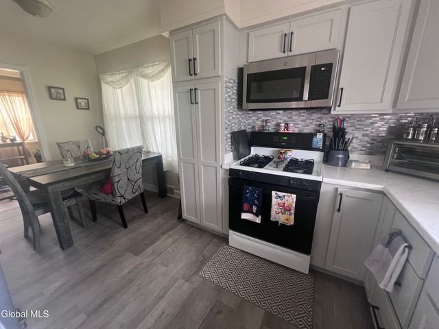 218 E Campbell Road, Rotterdam, NY 12303