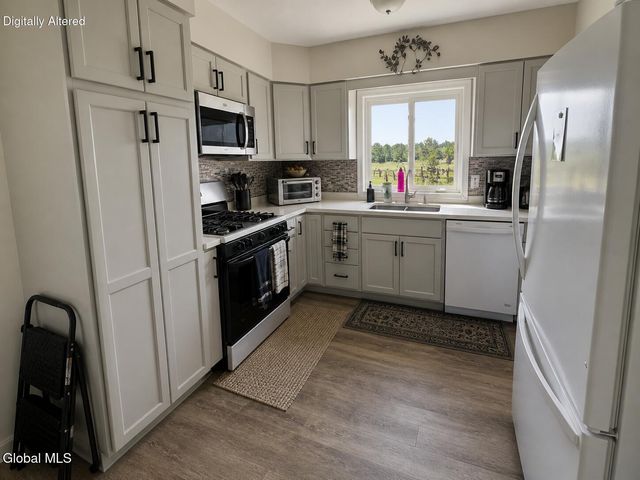 218 E Campbell Road, Rotterdam, NY 12303