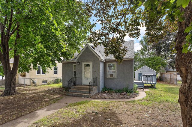 225 Richmond Street W, South Saint Paul, MN 55075
