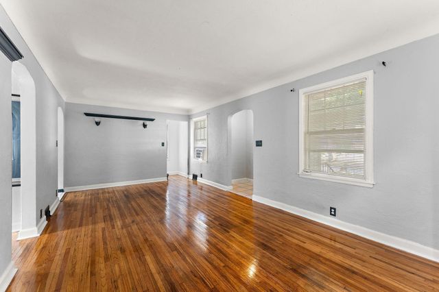 225 Richmond Street W, South Saint Paul, MN 55075