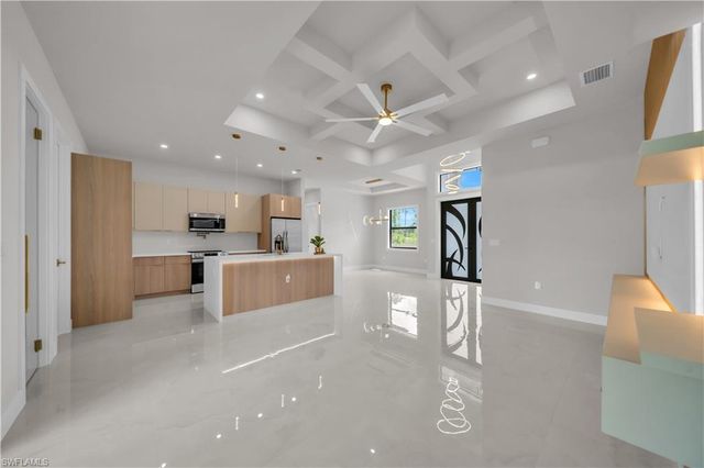 2800 30th ST W, Lehigh Acres, FL 33971