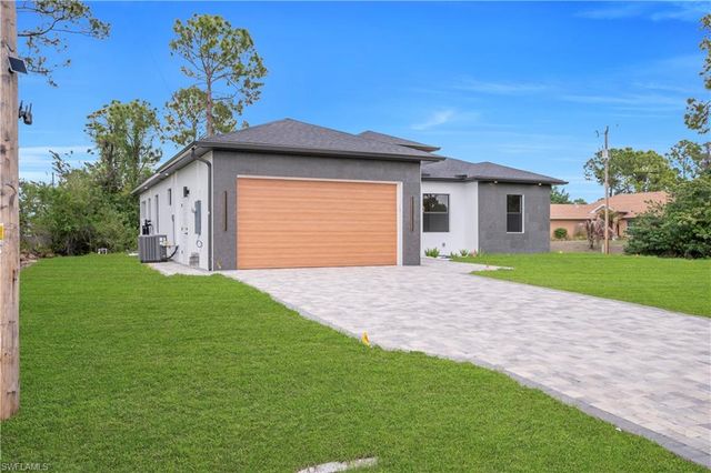 2800 30th ST W, Lehigh Acres, FL 33971