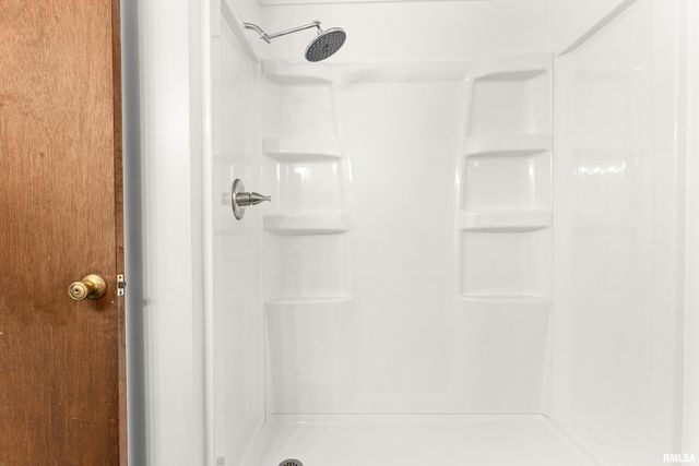 2408 W MOSS Avenue, West Peoria, IL 61604